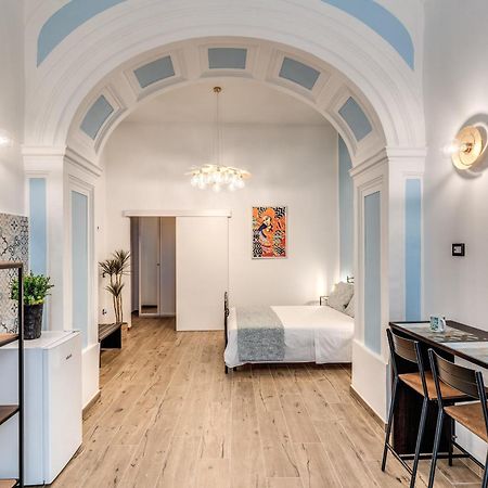 The Quarters Naples Apartments エクステリア 写真