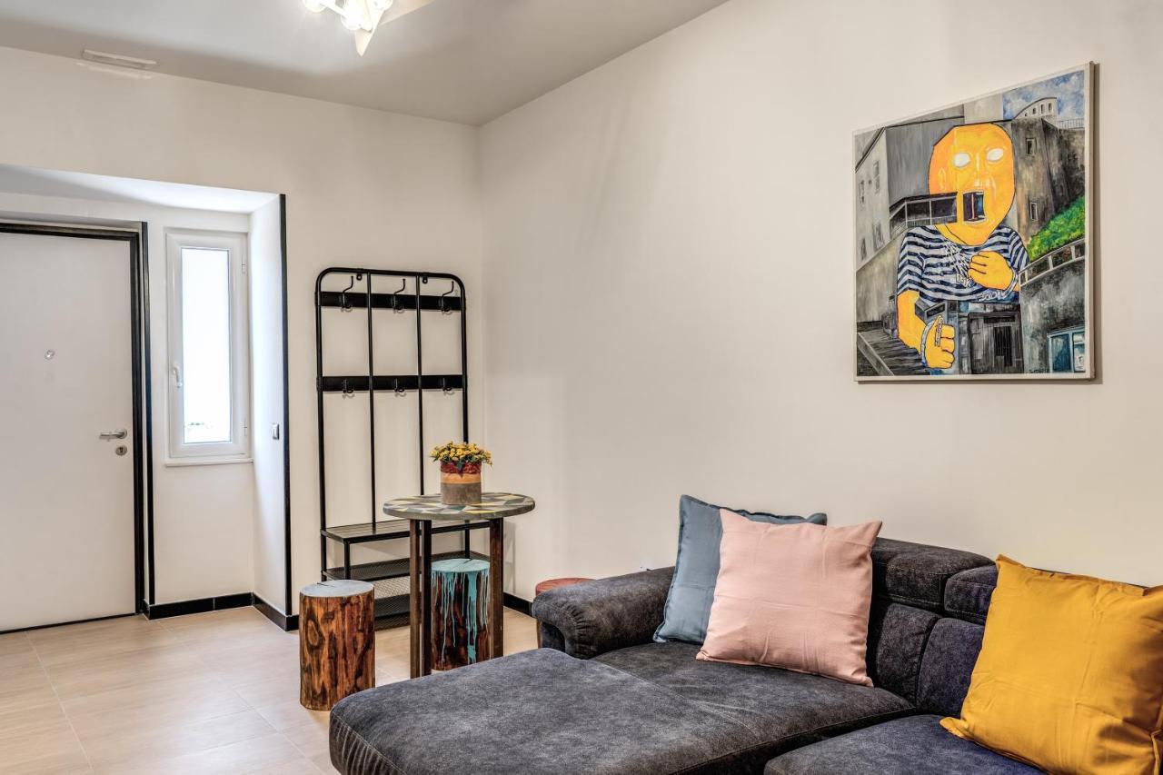 The Quarters Naples Apartments エクステリア 写真