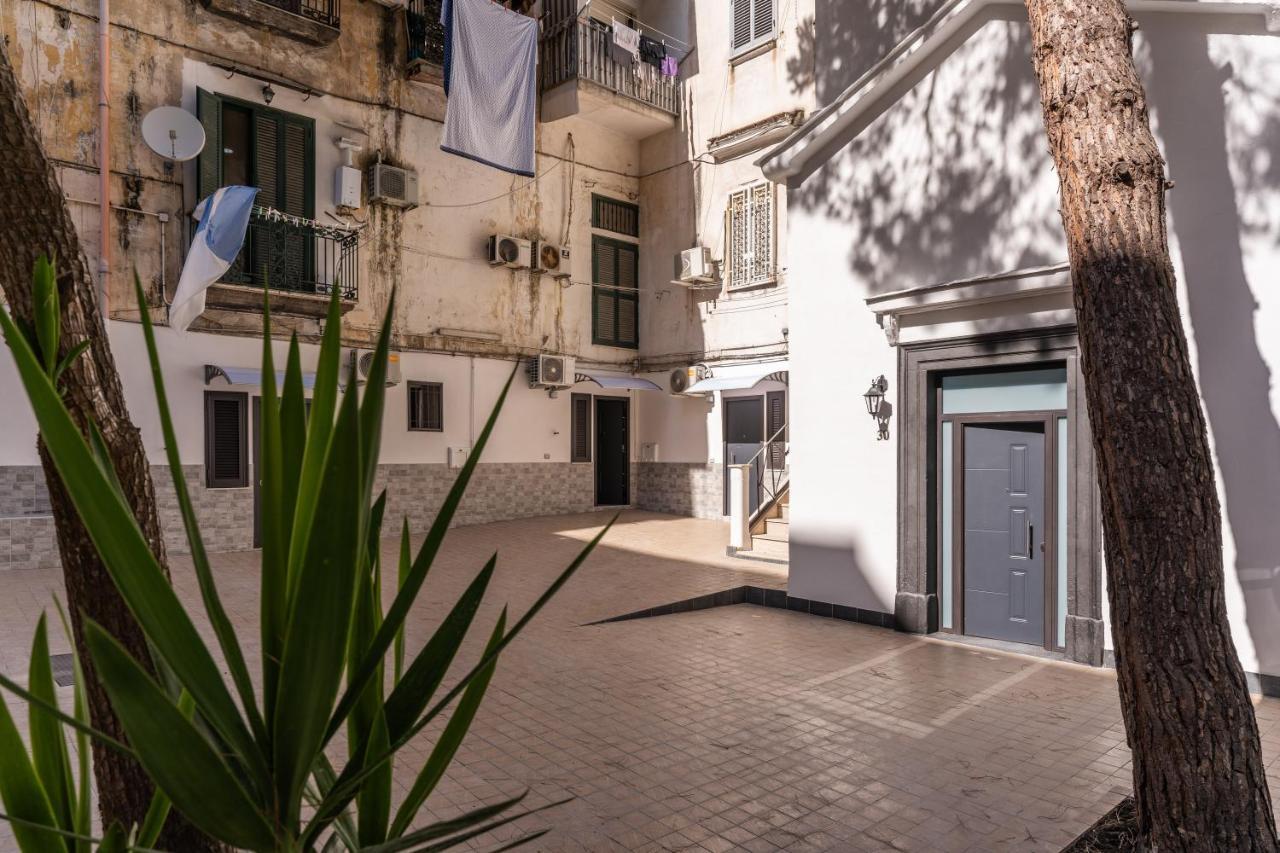 The Quarters Naples Apartments エクステリア 写真