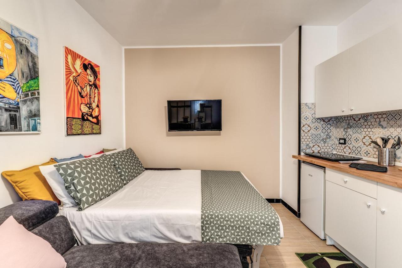The Quarters Naples Apartments エクステリア 写真