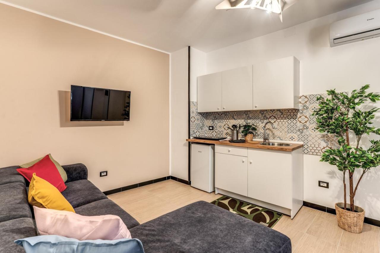 The Quarters Naples Apartments エクステリア 写真