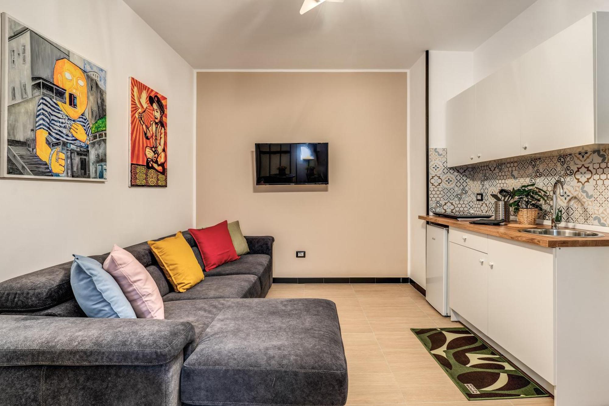 The Quarters Naples Apartments エクステリア 写真