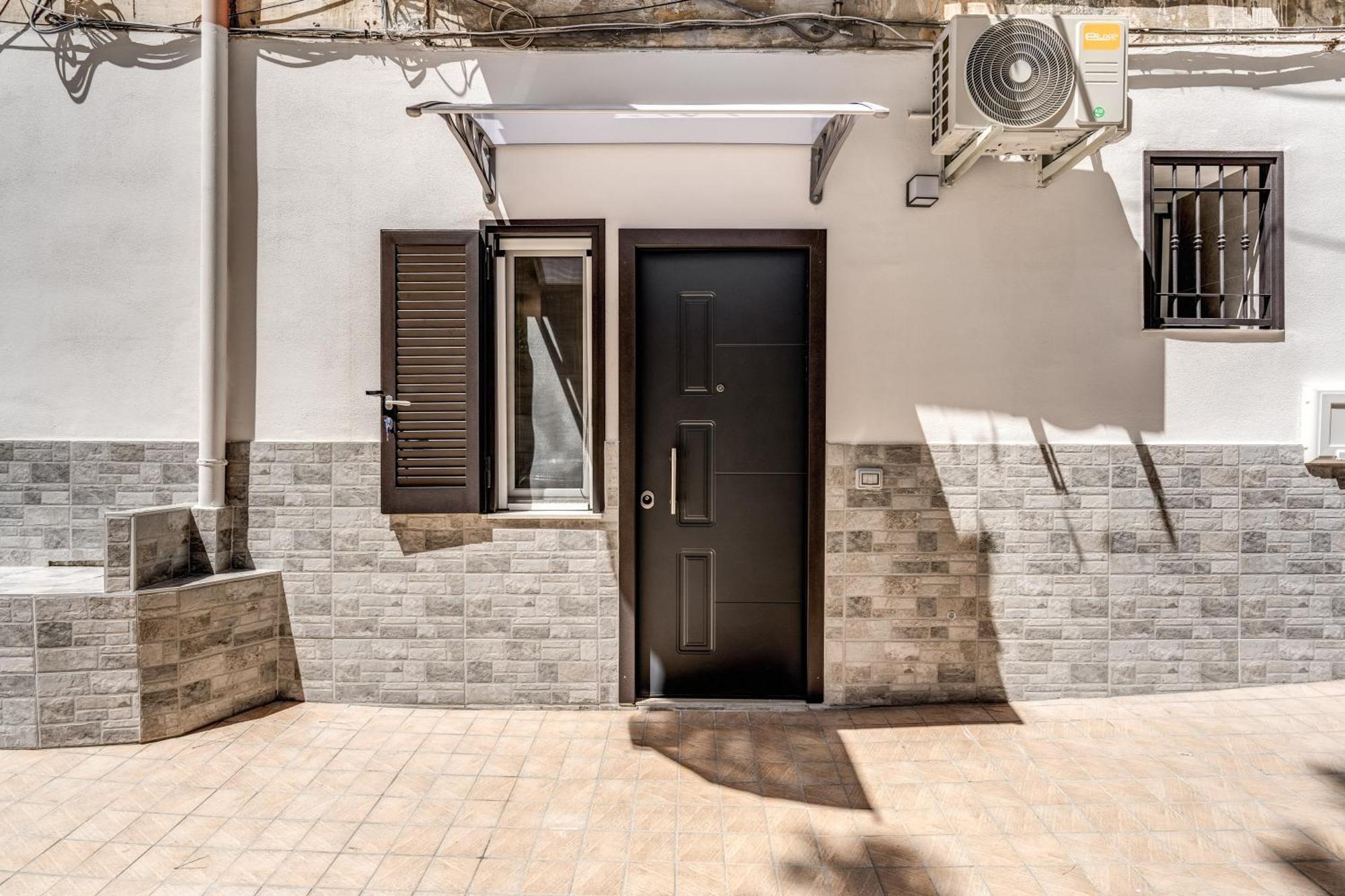 The Quarters Naples Apartments エクステリア 写真
