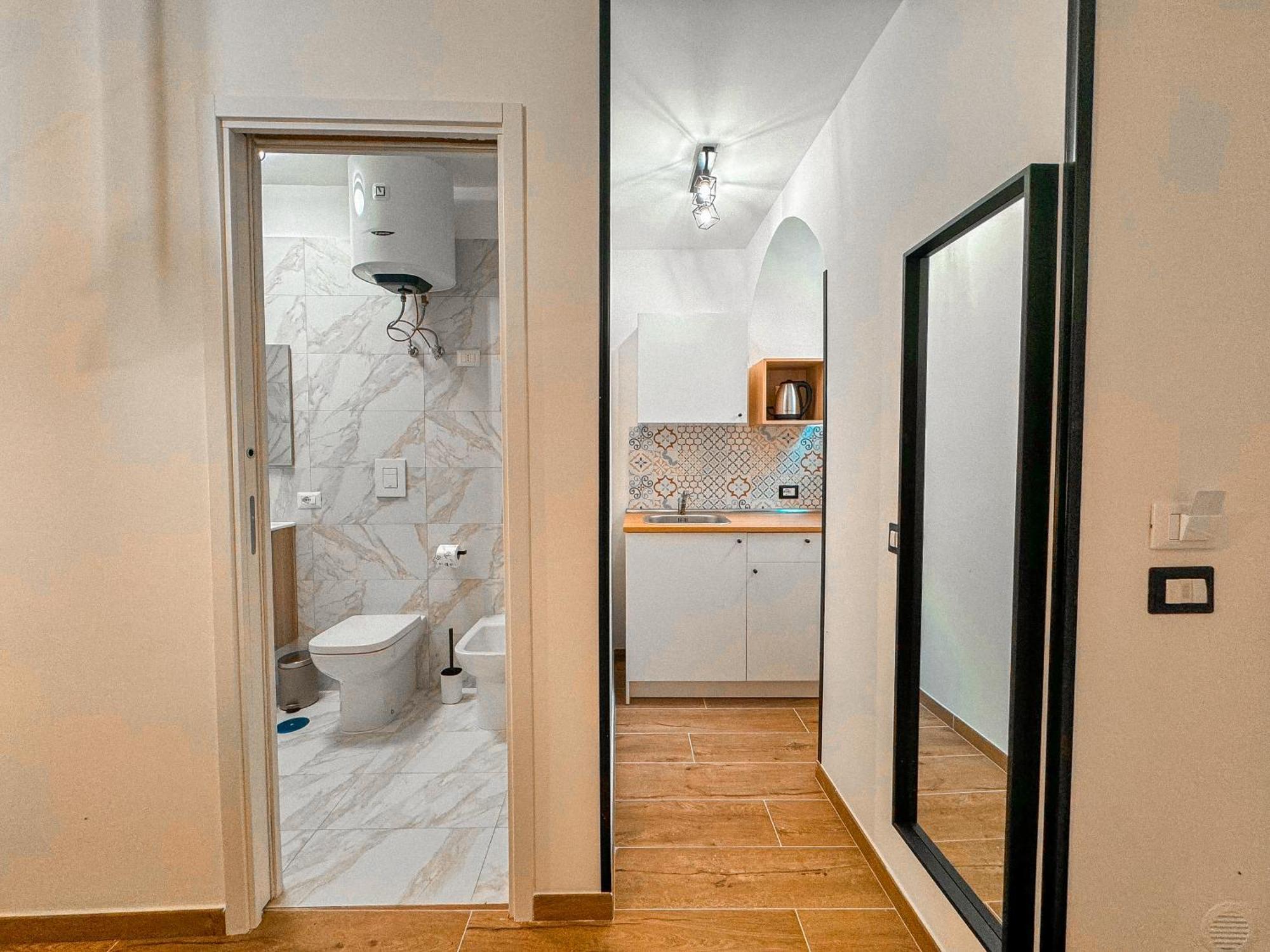 The Quarters Naples Apartments エクステリア 写真
